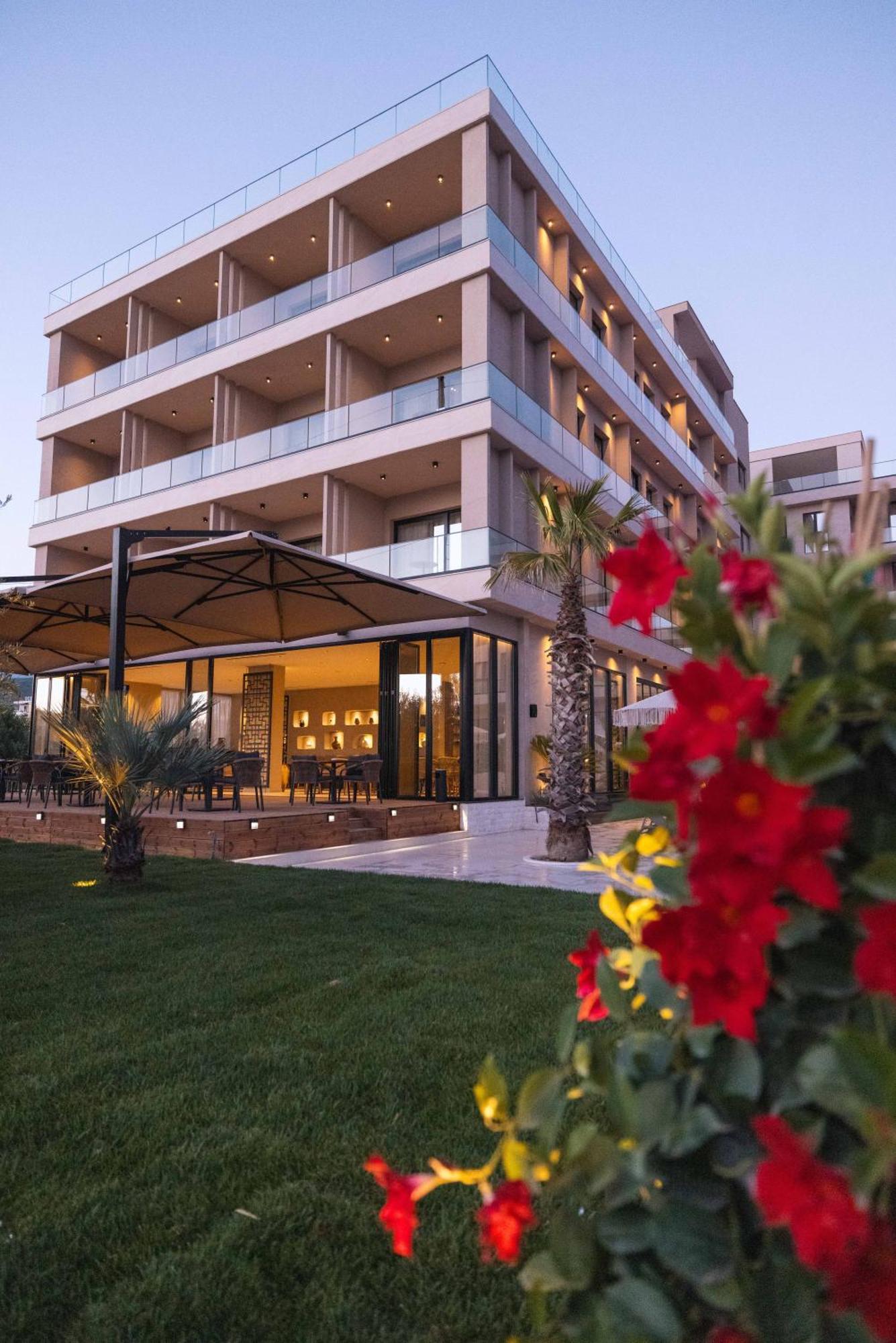 Tris3 Hotel Radhime Ngoại thất bức ảnh