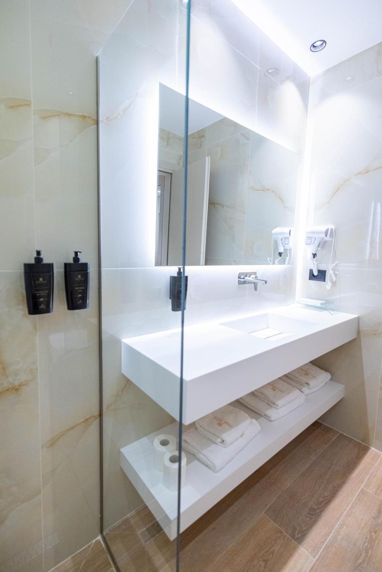 Tris3 Hotel Radhime Ngoại thất bức ảnh