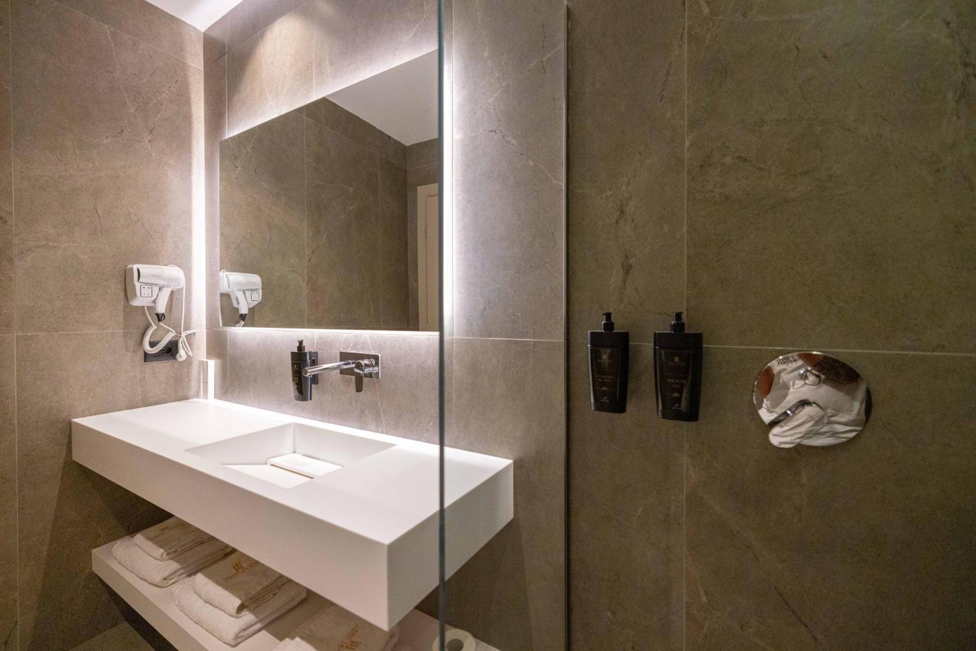 Tris3 Hotel Radhime Ngoại thất bức ảnh