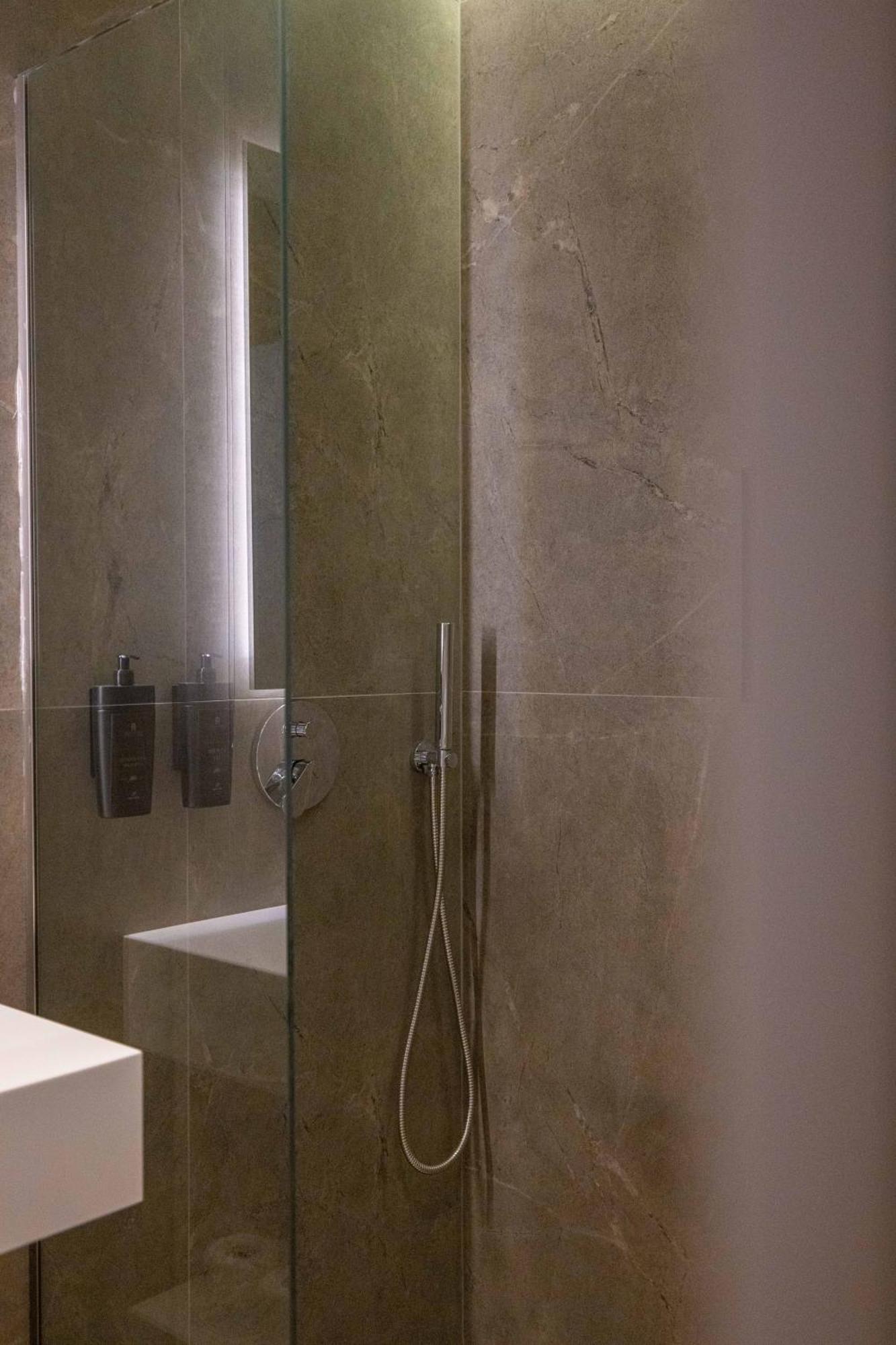 Tris3 Hotel Radhime Ngoại thất bức ảnh